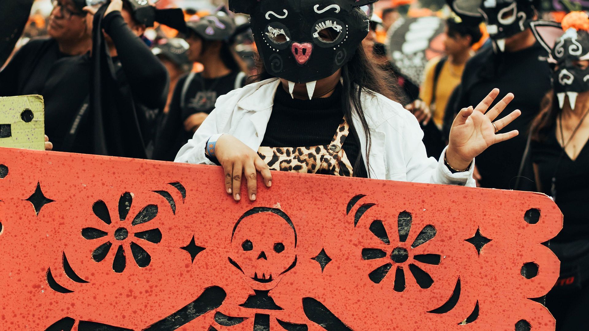 Halloween in Medellín: from tropical music to gothic nights, choose your own plan
