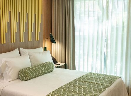 Book now and secure the best Sloh price!