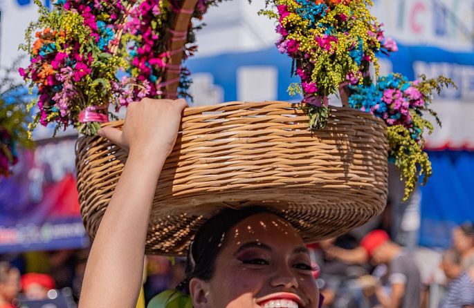 Medellín en modo feria: cómo disfrutar la ciudad cuando todo empieza a florecer