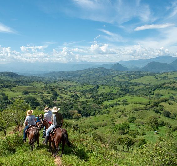 Támesis, arqueología y senderismo